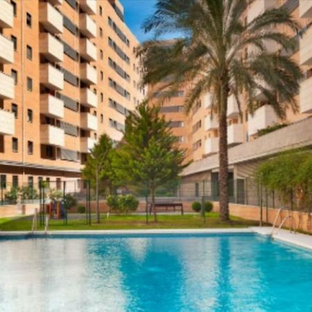 Keywise Perfect Location Next To Maria Zambrano Station, Central , Beach ,Pool And Free Parking Málaga Exterior foto